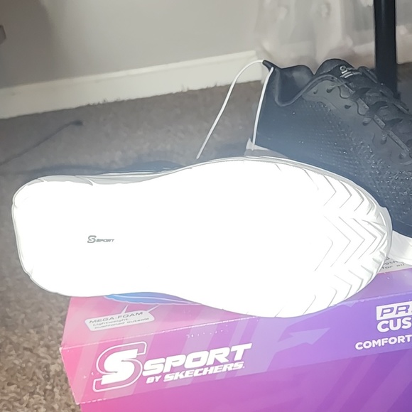 NEW SKECHERS Sneakers - Picture 3 of 5